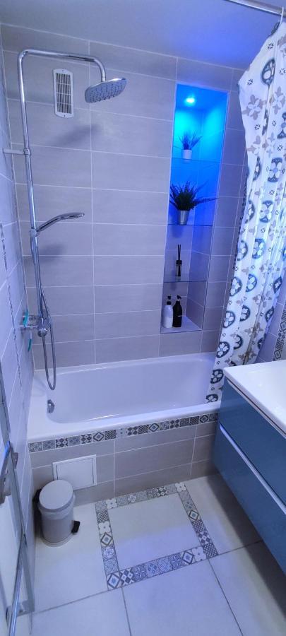T4 Massy Tgv By Beds4Wanderlust - 80M2 Avec Terrasse Et Bureau - Proche Coulee Verte - Ideal Pro Ou Famille Εξωτερικό φωτογραφία